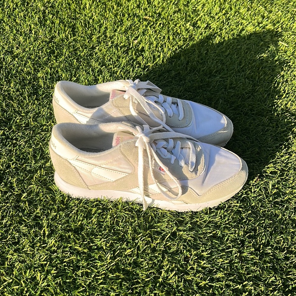 Classic Nylon Reeboks - Picture 3 of 9